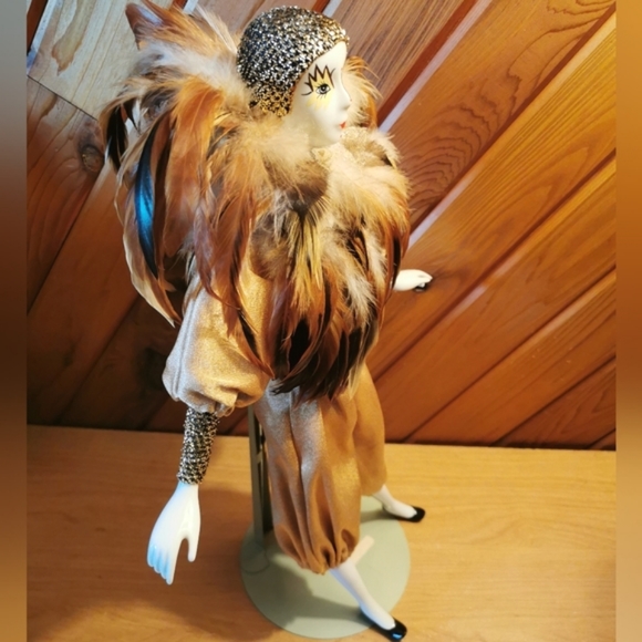 Gorgeous Pierrot Doll / Venetian Ball Doll - Picture 5 of 9